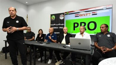 احتفالا بالتأهل للمونديال.. أبو ريدة يهدي مدربي مصر رخصة التدريب Pro 13 المهندس هاني أبوريدة