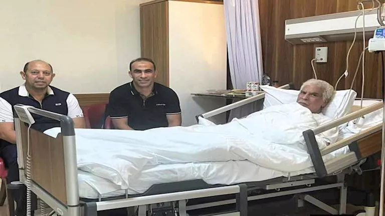 زيارة خاصة من سيد عبد الحفيظ إلى حسن شحاتة في المستشفى