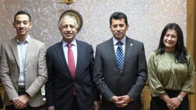 وزير الرياضة يهنئ