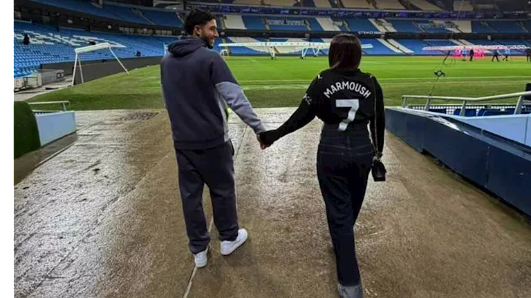 6 معلومات عن فتاة ظهرت مع مرموش في ملعب السيتي بعد الفوز على ليفربول 1 6 معلومات عن فتاة ظهرت مع مرموش في ملعب السيتي بعد الفوز على ليفربول