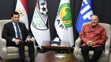 وزير الرياضة يلتقي