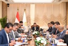 وزير الرياضة يبحث