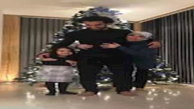 19 صورة ترصد احتفال محمد صلاح بالكريسماس مع زوجته وبناته