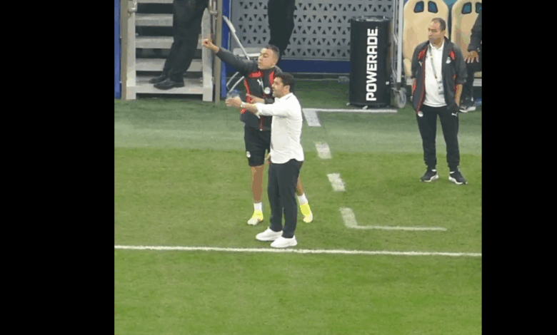 فيديو لانفعال عصام الحضري على عمرو السولية في مباراة