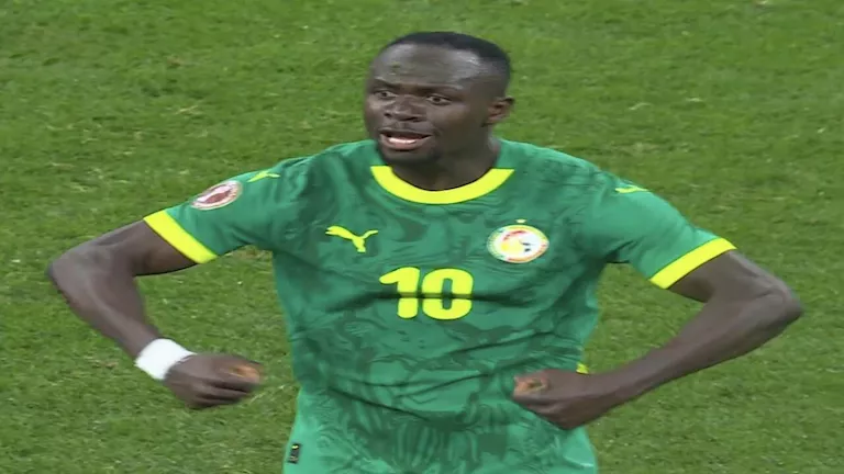 15 صورة وأبرز المعلومات عن زوجة ساديو ماني