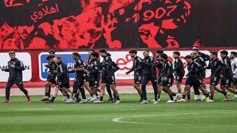 "اجتماع توروب".. 10 صور ترصد كواليس مران الأهلي الجماعي استعدادا لمواج