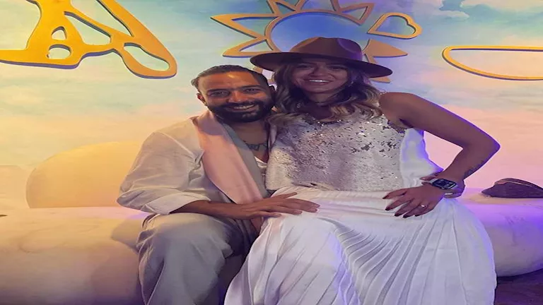 دعم في المعلب وتعافي من الخمر.. 25 صورة ترصد قصة حب ميدو وزوجته 1 دعم في المعلب وتعافي من الخمر.. 25 صورة ترصد قصة حب ميدو وزوجته