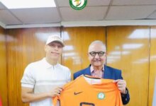 مقرب من عمرو الجزار يكشف حقيقة اتفاق الأهلي لضمه