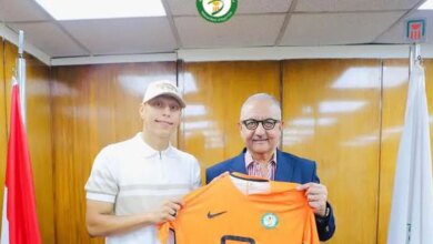 مصدر مقرب من «عمرو الجزار» يكشف حقيقة اتفاق الأهلي لضمه في الشتاء (خاص) 3 مقرب من عمرو الجزار يكشف حقيقة اتفاق الأهلي لضمه