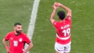 بسبب إشارات الرشوة والـ 7 ألقاب كاف يوقف ثنائي