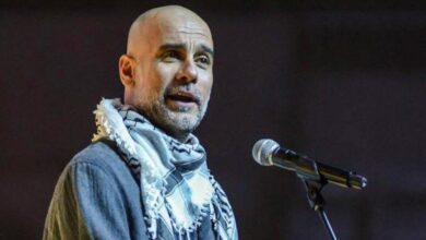 ‫ متوشحا بالكوفية غوارديولا يهاجم صمت العالم تجاه فلسطين فيديو