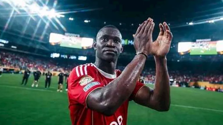 إعلامي يكشف أسماء 4 لاعبين مرشحين لخلافة ديانج في الأهلي