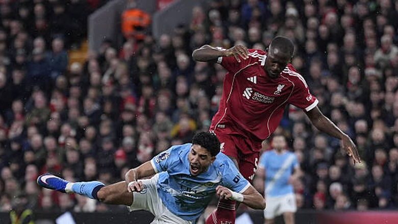 ثورة جماهيرية ضد جوارديولا رغم إسقاط ليفربول والسبب عمر مرموش