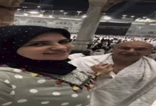 حسام حسن وزوجته يؤديان مناسك العمرة