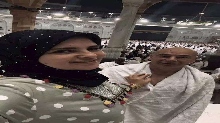 حسام حسن وزوجته يؤديان مناسك العمرة