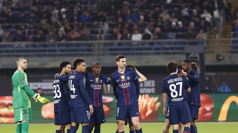 صراع مرتقب بين كبار أوروبا.. 3 أندية تربك حسابات سان جيرمان بسبب نجم الفريق 1 صراع مرتقب بين كبار أوروبا 3 أندية تربك حسابات سان