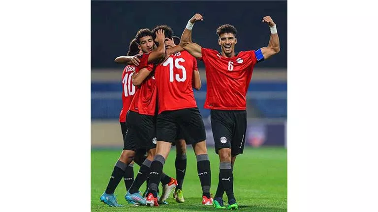 قبل غلق الميركاتو.. مدافع الأهلي الشاب يوقع لفاركو مجانًا