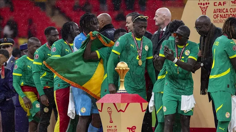 بالفيديو.. منتخب السنغال يضيف النجمة الثانية على قميصه 1 بالفيديو.. منتخب السنغال يضيف النجمة الثانية على قميصه