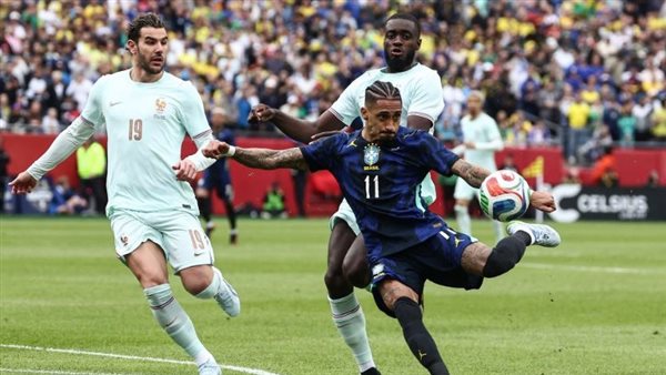 برشلونة يعلن إصابة رافينبا ومدة غيابه بعد مباراة البرازيل ضد فرنسا 1 رافينيا خلال مباراة