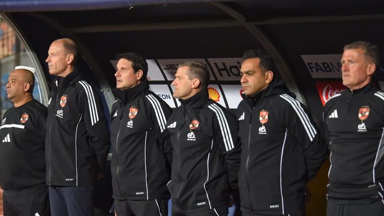 تعثر مفاوضات مدرب الأهلي الجديد بسبب الإدارة.. خليفة توروب 1 تعثر مفاوضات مدرب الأهلي الجديد بسبب الإدارة خليفة توروب