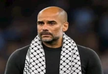 جوارديولا يعلق على احتجاج الجماهير لحظة كسر اللاعبين صيامهم