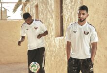 ‫ العنابي يكشف عن قميصه الاحتياطي لمونديال 2026