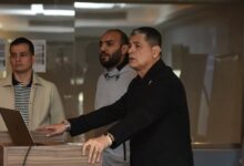 أوسكار رويز يحاضر