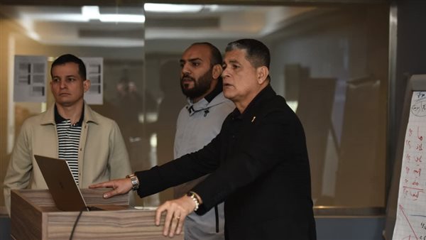 أوسكار رويز يحاضر