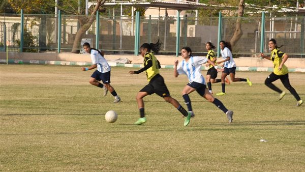 سيدات المقاولون وبيراميدز