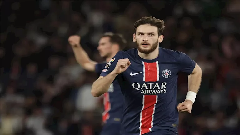 كفاراتسخيليا يتحدث عن مباراة باريس وبايرن ميونخ في دوري الأبطال
