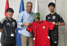 مصطفى عزام يستقبل