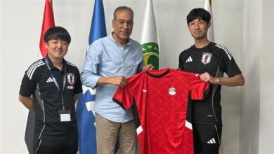 مصطفى عزام يستقبل