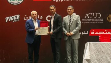 هاني أبوريدة يسلم الشارة الدولية للحكام 8 هاني أبوريدة يسلم