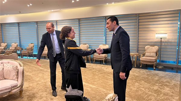 وزير الرياضة يستقبل