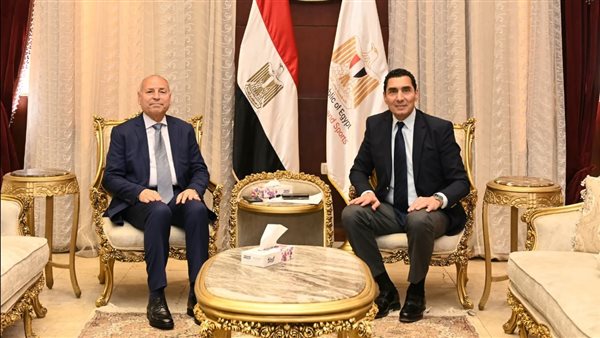 وزير الشباب ومحافظ