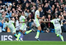 ‫ الدوري الإنجليزي مانشستر سيتي يفوز على تشيلسي ويواصل مطاردة