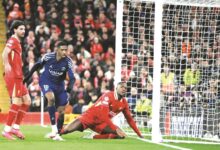 ‫ دوري أبطال أوروبا باريس سان جرمان يسعى لتعميق جراح