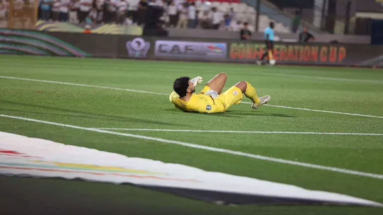 إصابة مفاجئة لـ المهدي سليمان بمباراة الزمالك واتحاد العاصمة