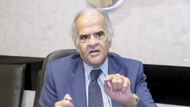 شيك ممدوح عباس ينهي أزمة الحكم الأجنبي لمباراة الزمالك وسيراميكا