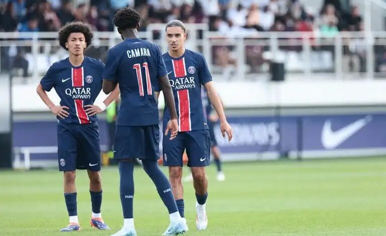 ‫ بضوء أخضر من إنريكي لاعب مصري يلمع في حديقة