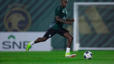 ‫ تعرض نجم المنتخب السعودي لسرقة سيارته وجواز سفره في
