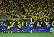 ‫ خطأ فادح ينقذ الهلال بالوقت القاتل ويؤجل تتويج النصر