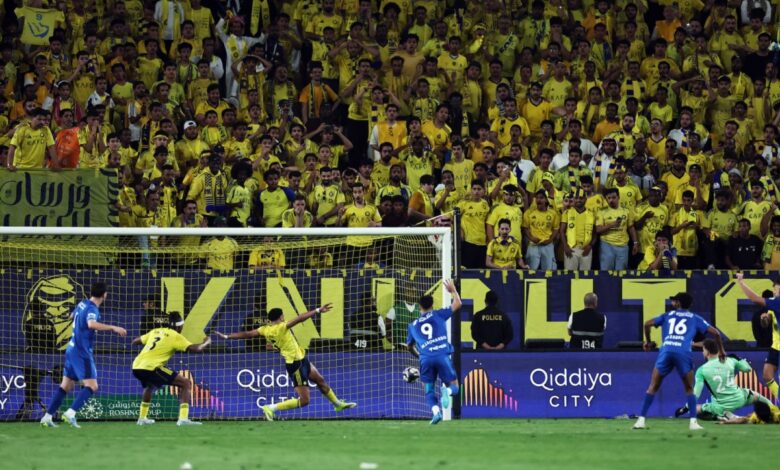 ‫ خطأ فادح ينقذ الهلال بالوقت القاتل ويؤجل تتويج النصر
