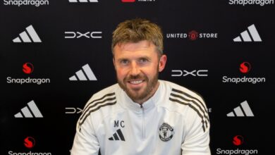 ‫ مانشستر يونايتد يمدد عقد مدربه مايكل كاريك حتى 2028