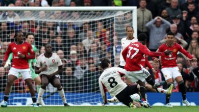‫ مانشستر يونايتد يُسقط ليفربول للمرة الثانية ويحسم بطاقة دوري
