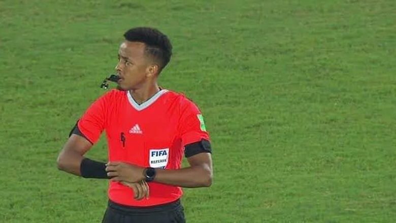 رد قوي على حرمانه من المونديال.. الصحف الأوروبية تحتفي بتعيين أرتان حكما للسوبر الأوروبي 1 رد قوي على حرمانه من المونديال الصحف الأوروبية تحتفي بتعيين