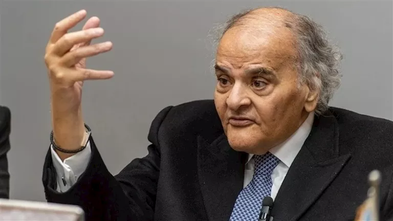 "مفيش دولارات".. ممدوح عباس يكذب أنباء دعمه الزمالك لفك القيد 1 "مفيش دولارات".. ممدوح عباس يكذب أنباء دعمه الزمالك لفك القيد